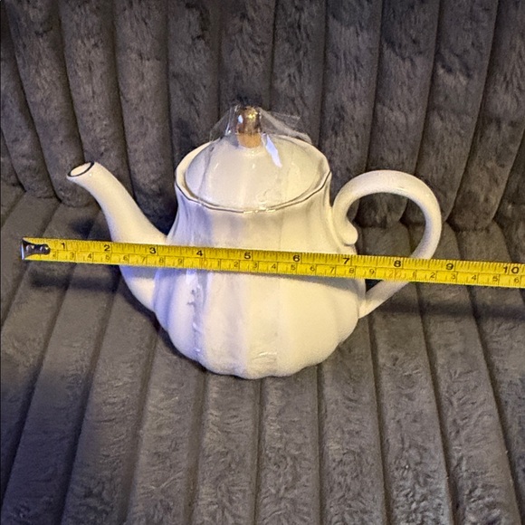 Pukka Home Elegant White Teapot with Gold Accent - Picture 6 of 7